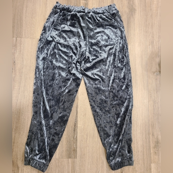 Light Blue Small Jolt Velvet Jogger capri with belt tie - Picture 2 of 2